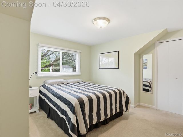21222 Larkspur Street, Farmington, MI 48336