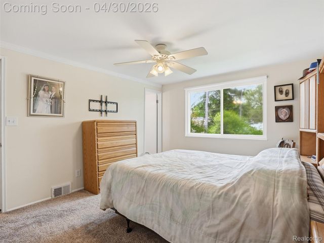 21222 Larkspur Street, Farmington, MI 48336