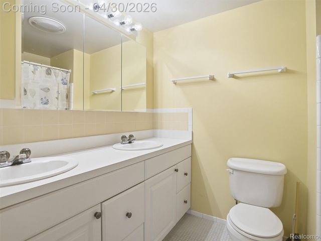 21222 Larkspur Street, Farmington, MI 48336