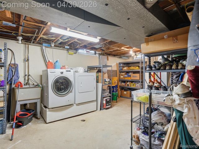 21222 Larkspur Street, Farmington, MI 48336