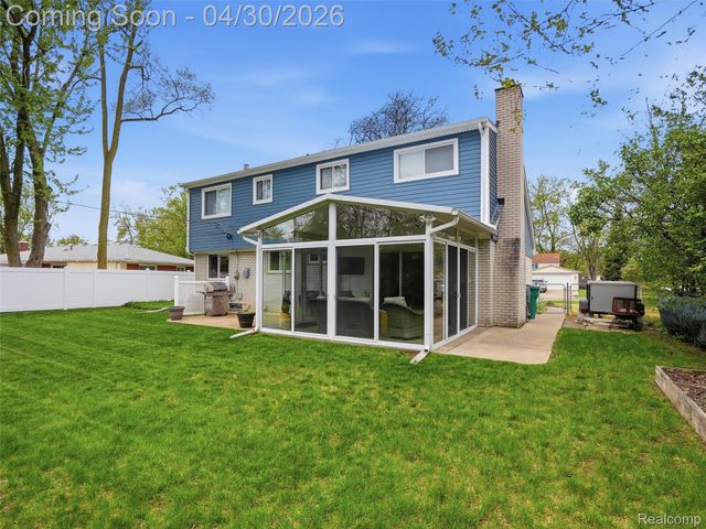 21222 Larkspur Street, Farmington, MI 48336