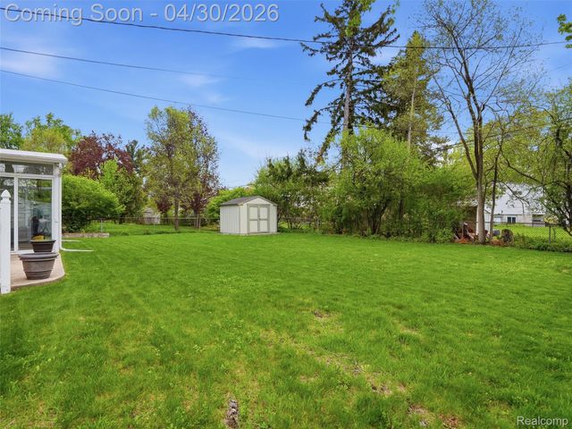 21222 Larkspur Street, Farmington, MI 48336