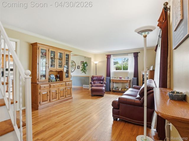 21222 Larkspur Street, Farmington, MI 48336