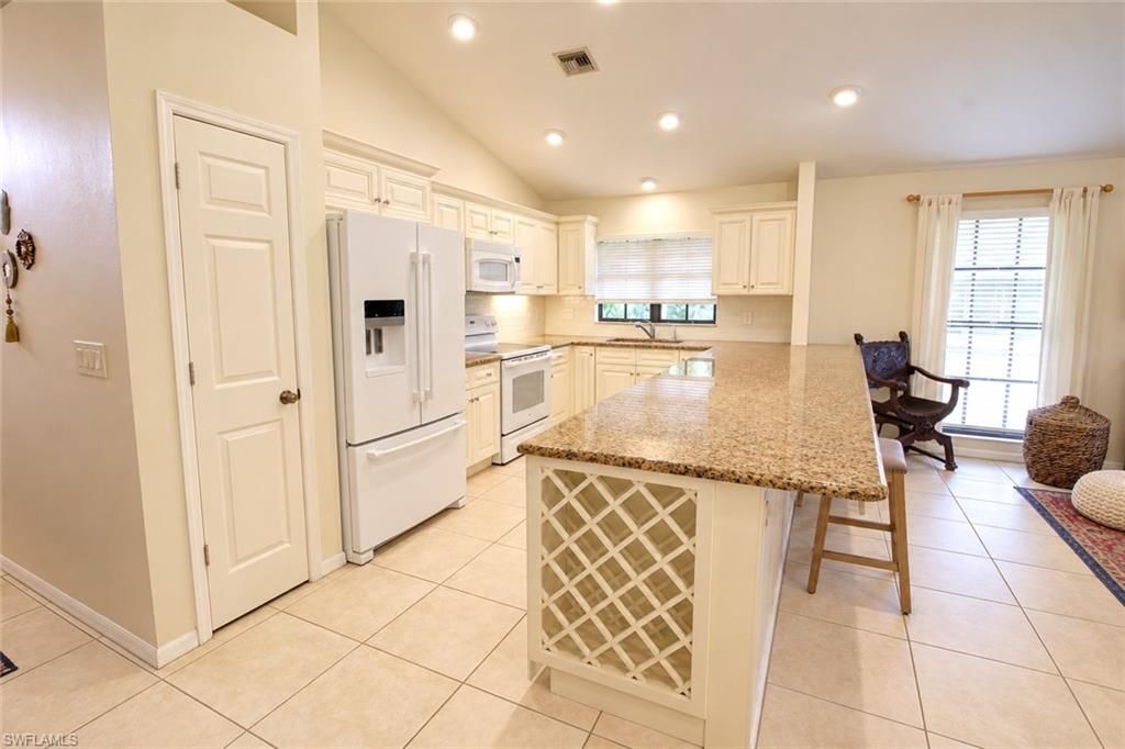 13010 Parktree CT 7L, NAPLES, FL 34110 — photo 3