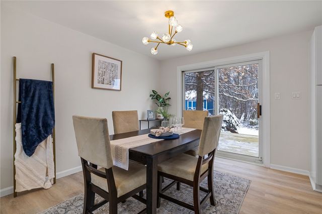 108 Mifflin Hills Dr, West Mifflin, PA 15122