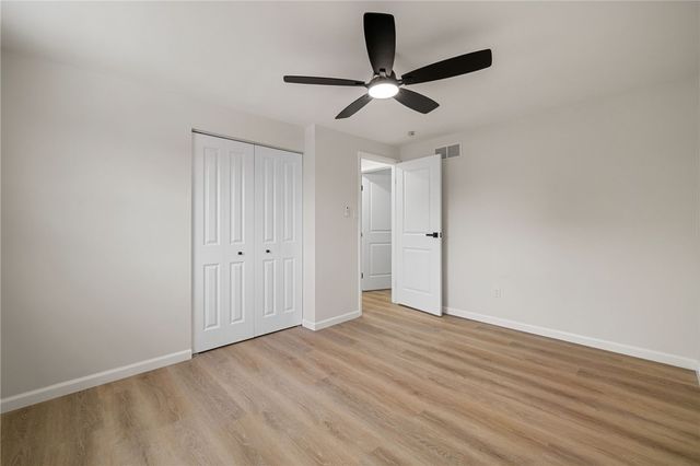 108 Mifflin Hills Dr, West Mifflin, PA 15122