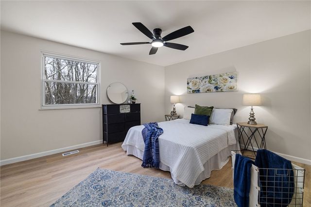 108 Mifflin Hills Dr, West Mifflin, PA 15122