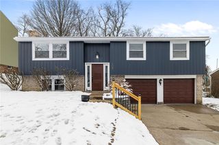 108 Mifflin Hills Dr, West Mifflin, PA 15122