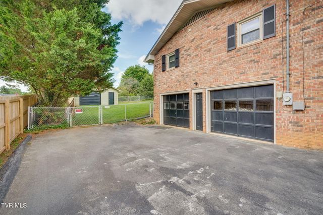 4120 Lindenwood Drive, Kingsport, TN 37663