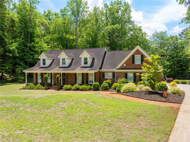 208 Cedar Dale Drive, Central, SC 29630
