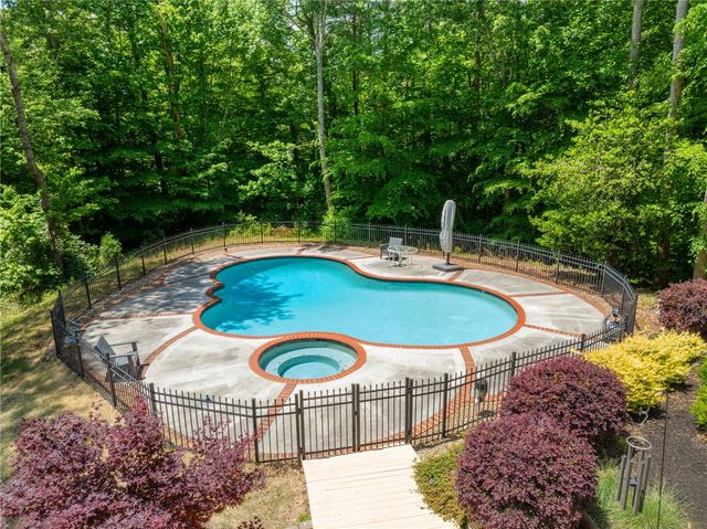 208 Cedar Dale Drive, Central, SC 29630