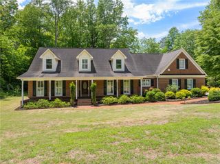 208 Cedar Dale Drive, Central, SC 29630