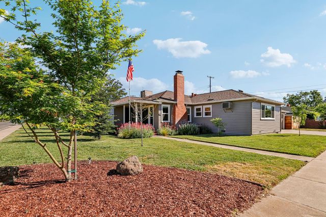 1215 W Walnut St, Lodi, CA 95240