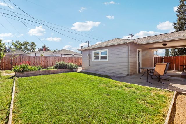 1215 W Walnut St, Lodi, CA 95240