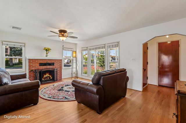 1215 W Walnut St, Lodi, CA 95240