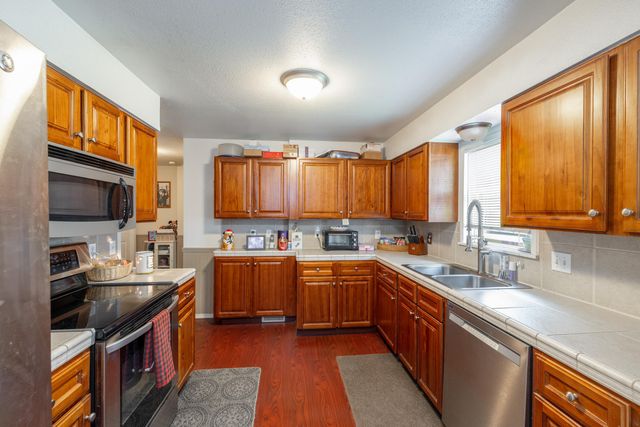 902 S Freya St, Spokane, WA 99202