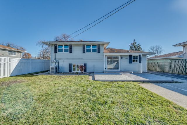 19116 Sherman Street, Lansing, IL 60438