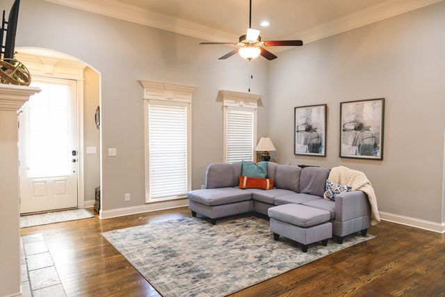 135 Cherokee Dock Rd, Lebanon, TN 37087