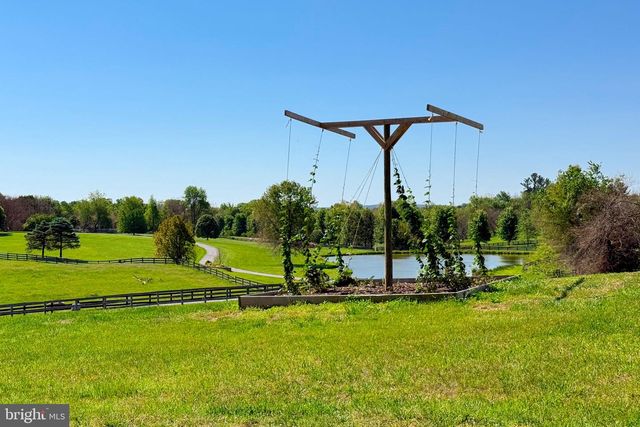 38593 DAYMONT LN, Waterford, VA 20197