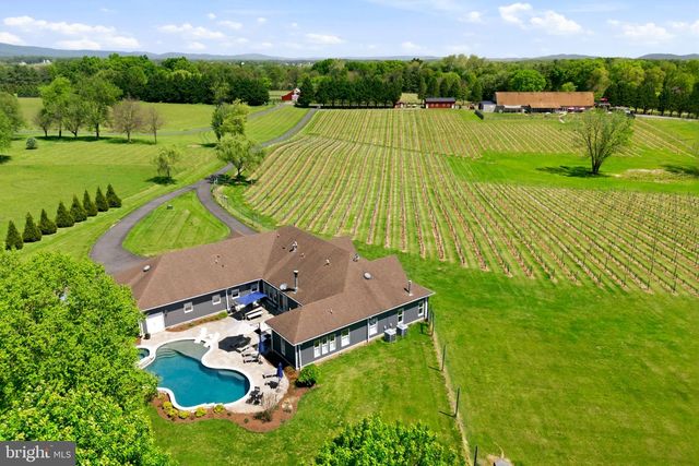 38593 DAYMONT LN, Waterford, VA 20197