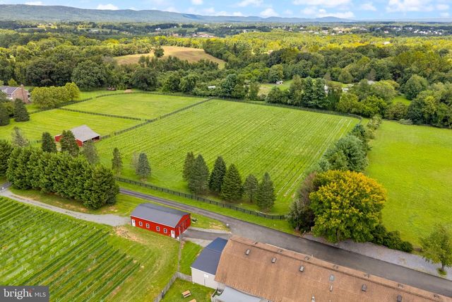 38593 DAYMONT LN, Waterford, VA 20197