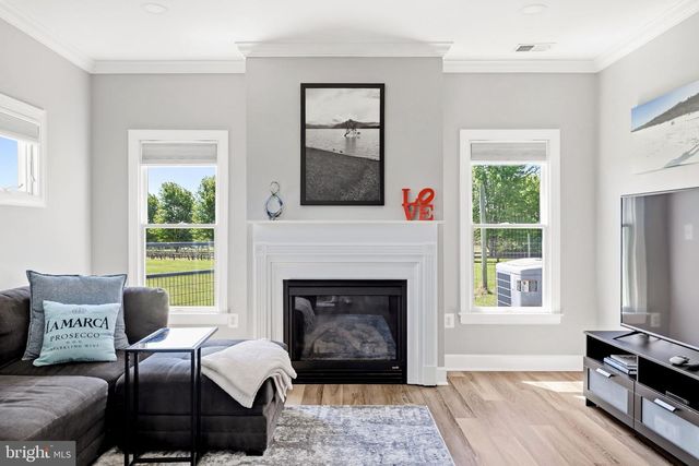 38593 DAYMONT LN, Waterford, VA 20197
