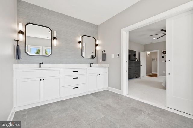 38593 DAYMONT LN, Waterford, VA 20197