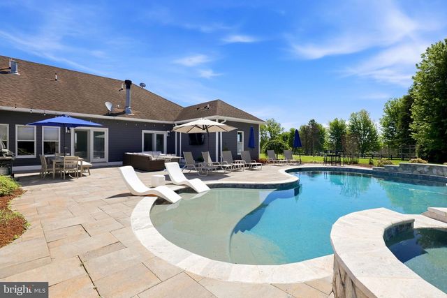 38593 DAYMONT LN, Waterford, VA 20197