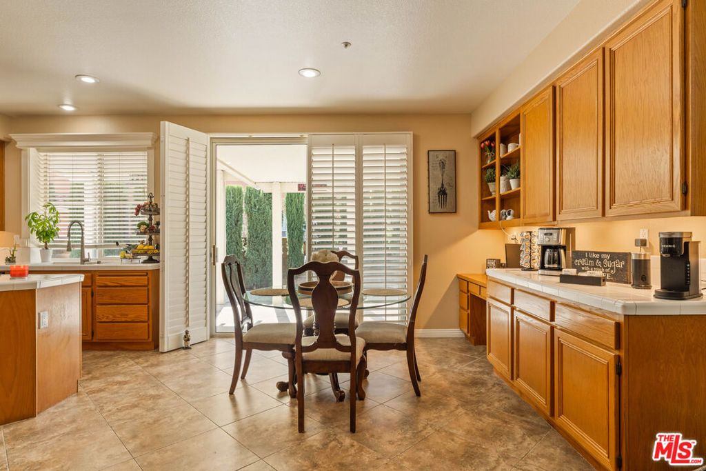 Image 16 of property listing at 14834 Shetland Lane, Fontana, CA 92336