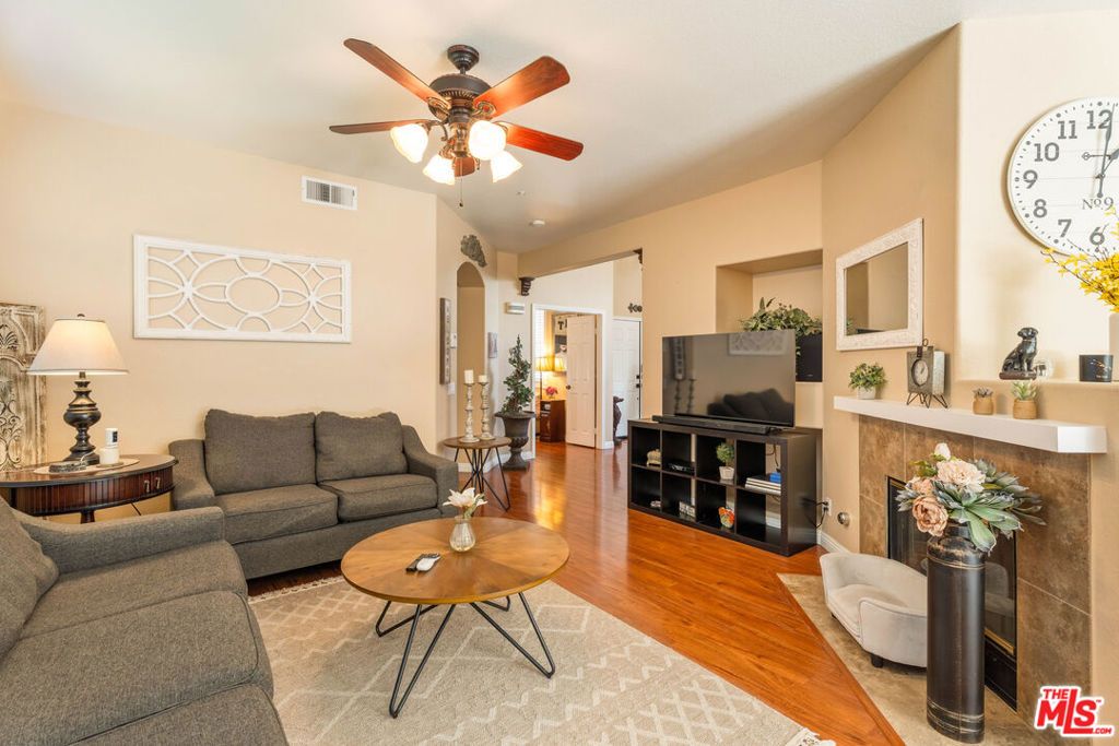 Image 19 of property listing at 14834 Shetland Lane, Fontana, CA 92336