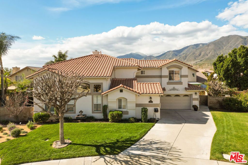 Image 3 of property listing at 14834 Shetland Lane, Fontana, CA 92336