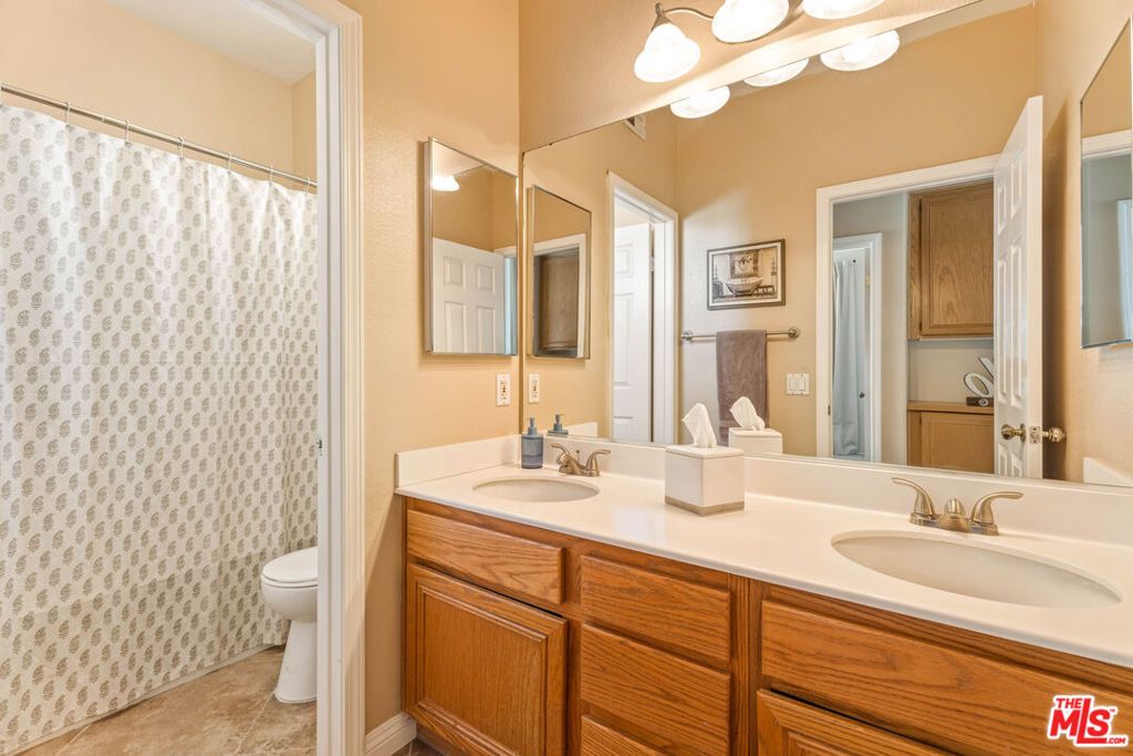 Image 32 of property listing at 14834 Shetland Lane, Fontana, CA 92336