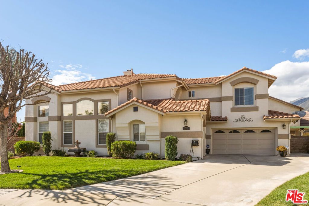 Image 4 of property listing at 14834 Shetland Lane, Fontana, CA 92336