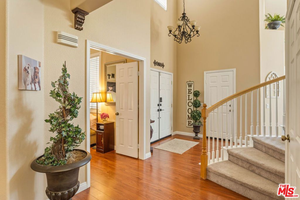 Image 5 of property listing at 14834 Shetland Lane, Fontana, CA 92336