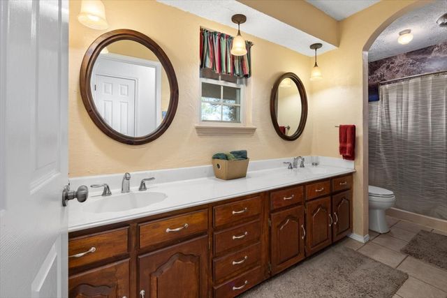 911 Mcvoid Road, Springtown, TX 76082