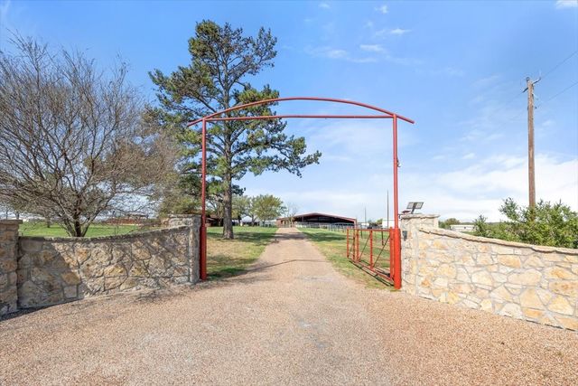 911 Mcvoid Road, Springtown, TX 76082
