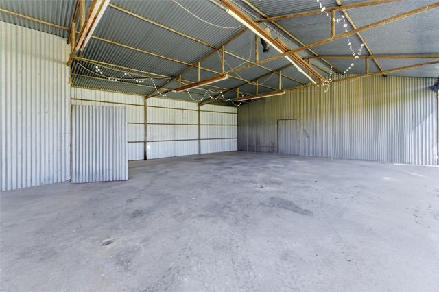 911 Mcvoid Road, Springtown, TX 76082