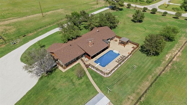 911 Mcvoid Road, Springtown, TX 76082