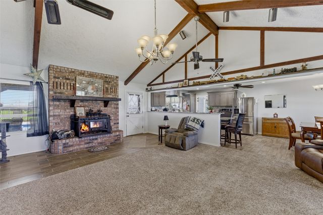 911 Mcvoid Road, Springtown, TX 76082