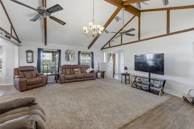 911 Mcvoid Road, Springtown, TX 76082