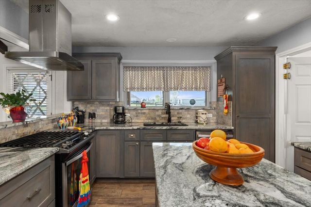 911 Mcvoid Road, Springtown, TX 76082