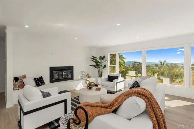 874 Hacienda Drive, El Cajon, CA 92020