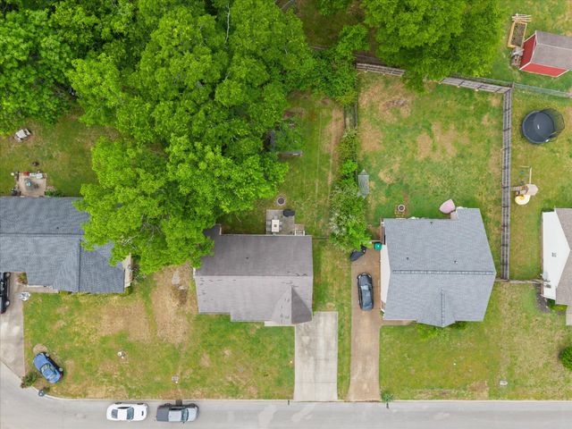 1362 Piercy Ct, Lebanon, TN 37087