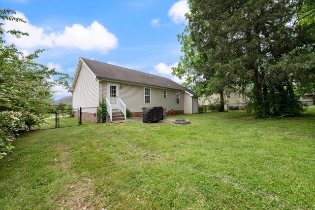 1362 Piercy Ct, Lebanon, TN 37087