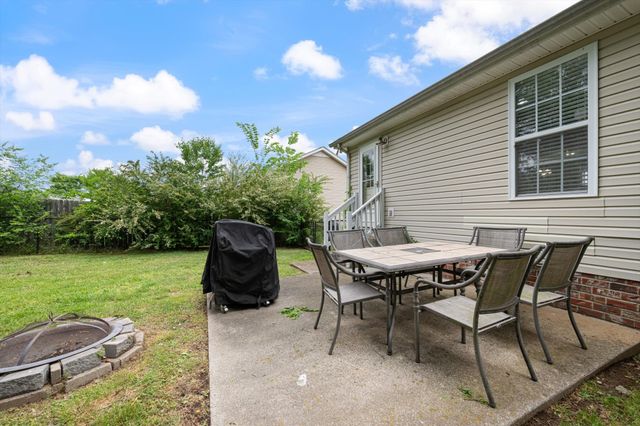 1362 Piercy Ct, Lebanon, TN 37087
