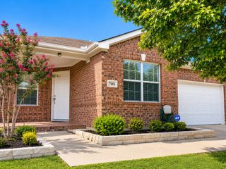 705 Lone Pine Drive, Little Elm, TX 75068