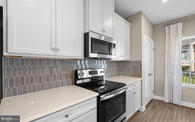 100 BETHLEHEM PL, Brooklyn, MD 21225