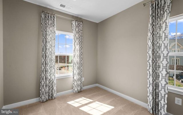 100 BETHLEHEM PL, Brooklyn, MD 21225