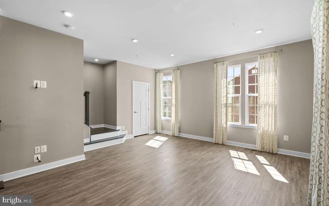 100 BETHLEHEM PL, Brooklyn, MD 21225