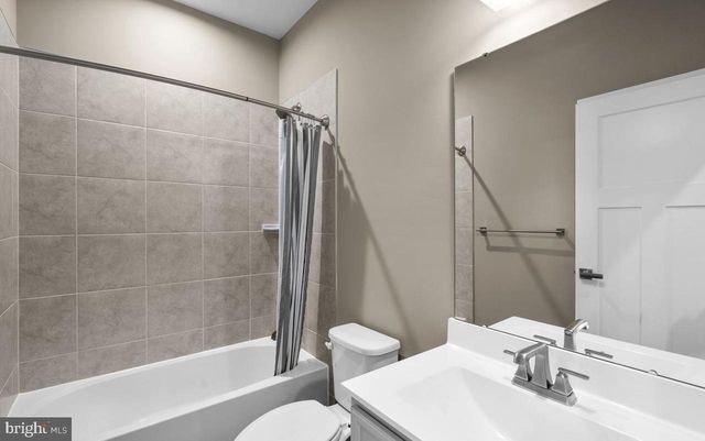 100 BETHLEHEM PL, Brooklyn, MD 21225